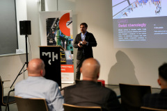 ad7bfec7-e0dc-4bb7-ab61-6dc83d0847b5