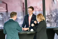 e00802af-8b4f-49d1-bc79-dd74665999be