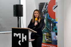 f5cb9cfa-7658-4734-9c93-550bff32a54e