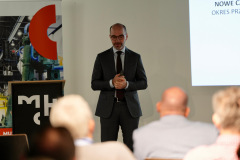 f94c13f7-1382-41d8-8238-a0aee76ec682